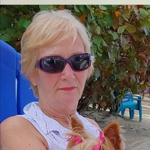 Meet your Posher, Christine